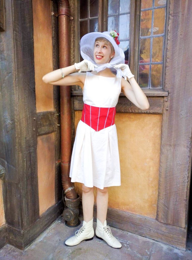 Cute Mary Poppins Disneybound outfit for Disney