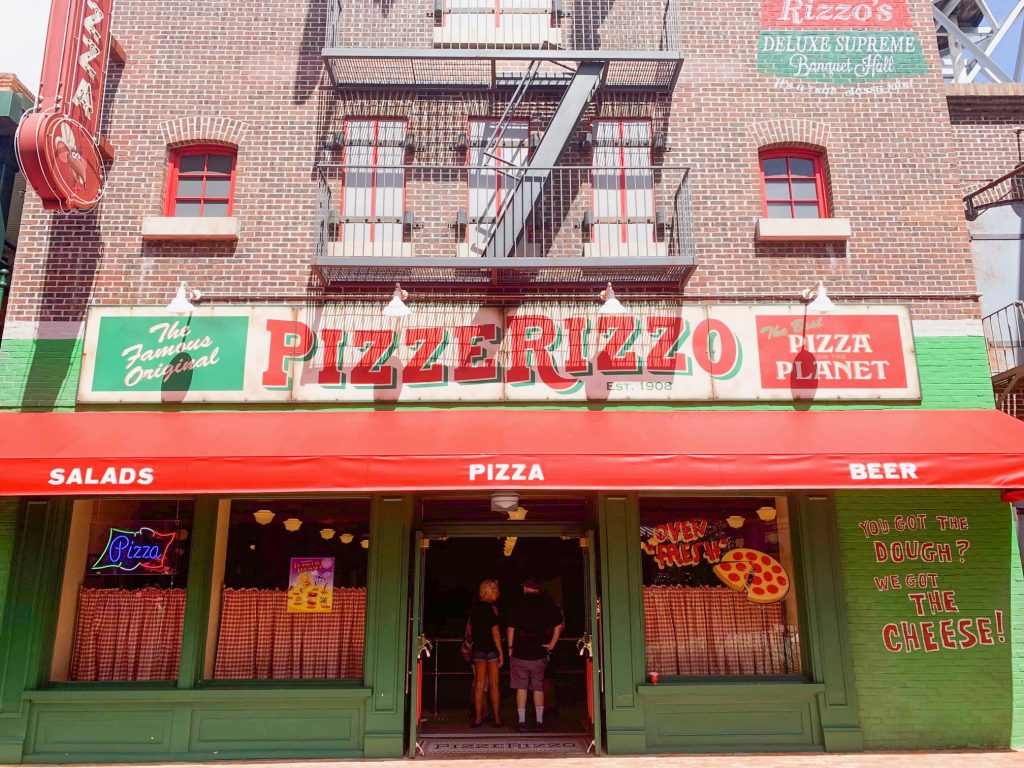 PizzeRizzo entrance, one of the more polarizing restaurants in Hollywood Studios. 