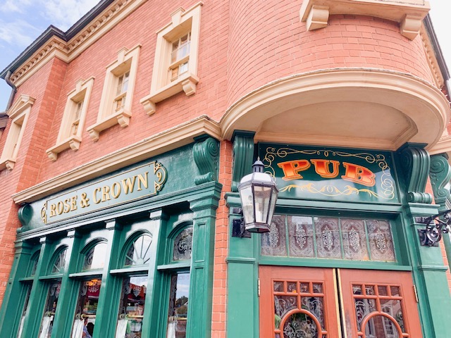 Epcot World Showcase UK front of Rose & Crown Pub