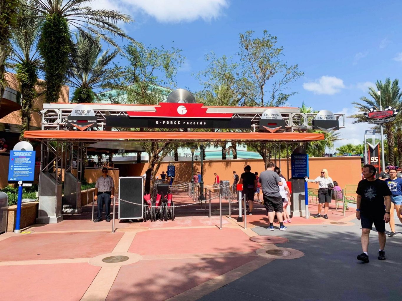 Single rider line at Rockin Rollercoaster