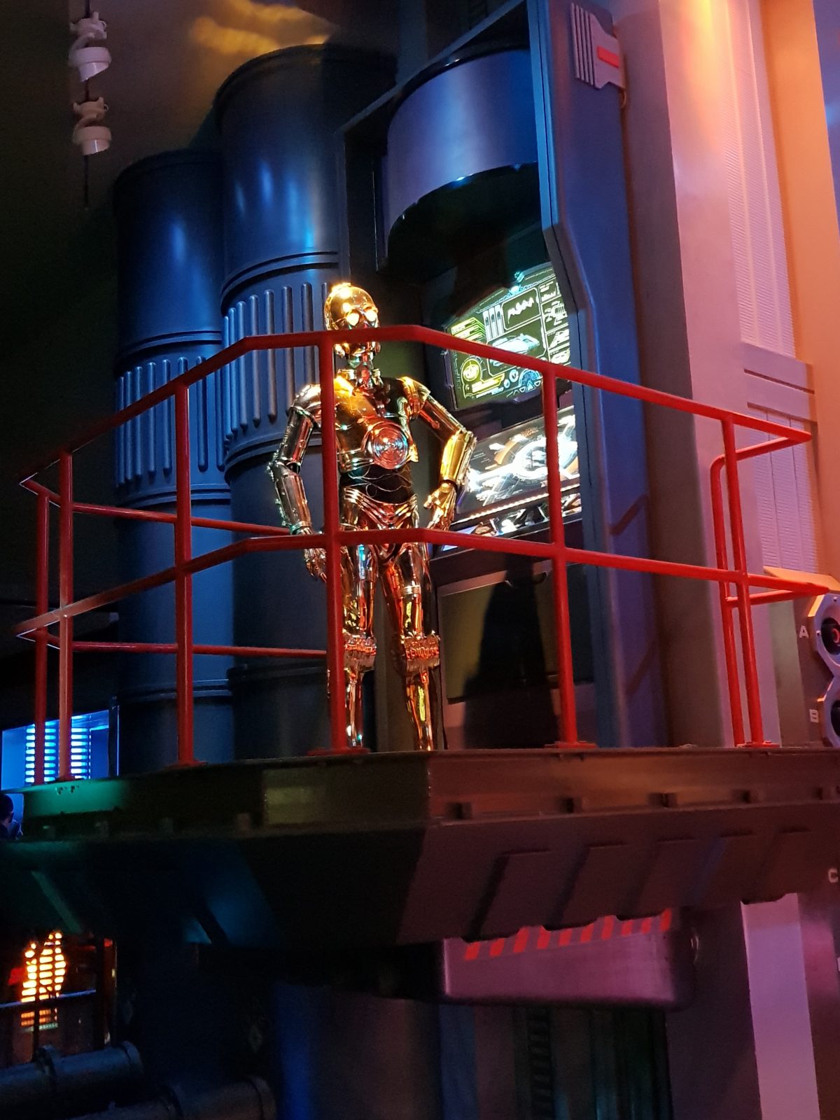 C3PO giving his briefing at the Disneyland Paris ride, Star Tours