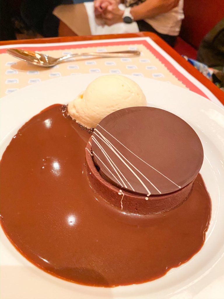 photo of a delicious looking dessert; one of the many choices on the Disney dining plan plus