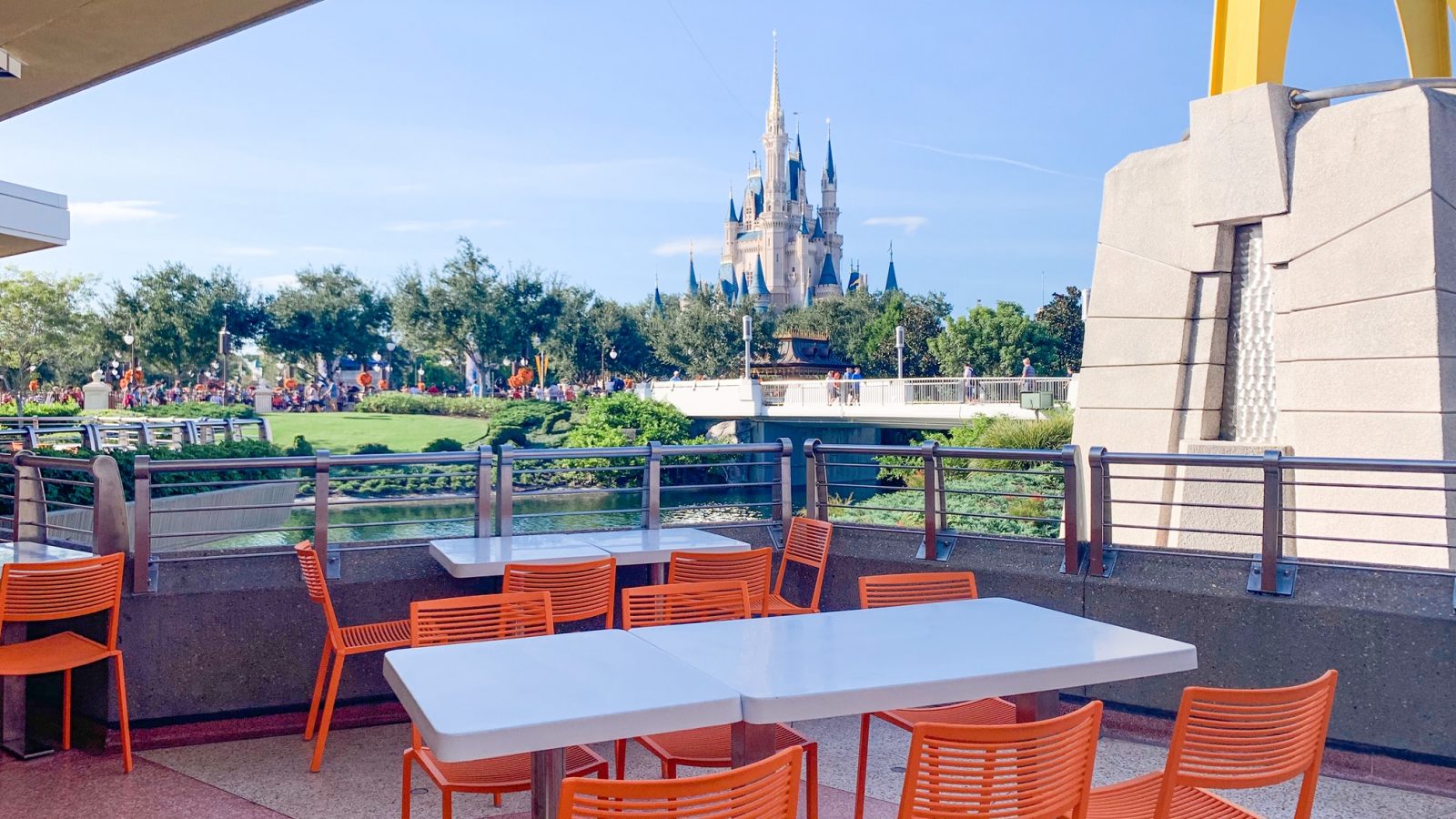 Can you bring food into Disney? Yes! Here’s where to sit at Magic Kingdom.