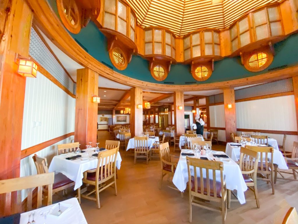 photo of the inside of a restaurant; diners on the Disney deluxe dining plan can enjoy this