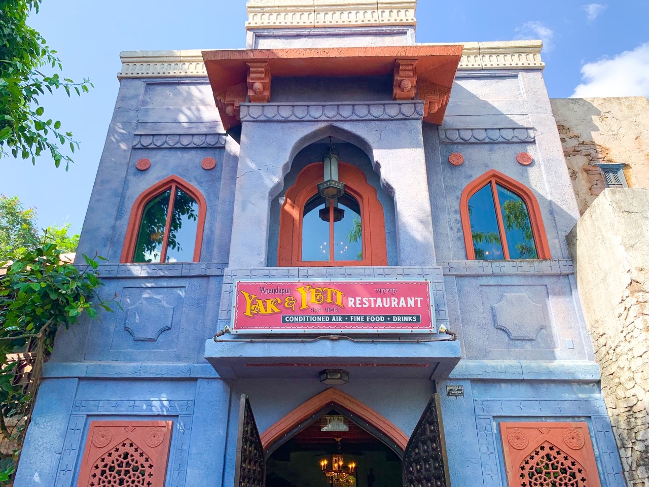 blue and red building for asian restaurant Disney dining plan
