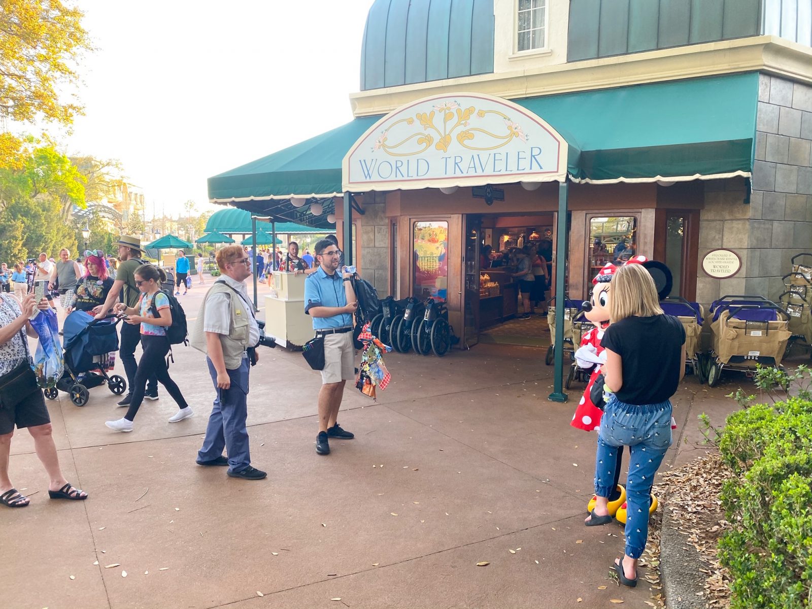 This photo shows photopass photographers and Minnie doing a meet and greet: many character meetings have a great opportunity to use Disney Memory Maker! 