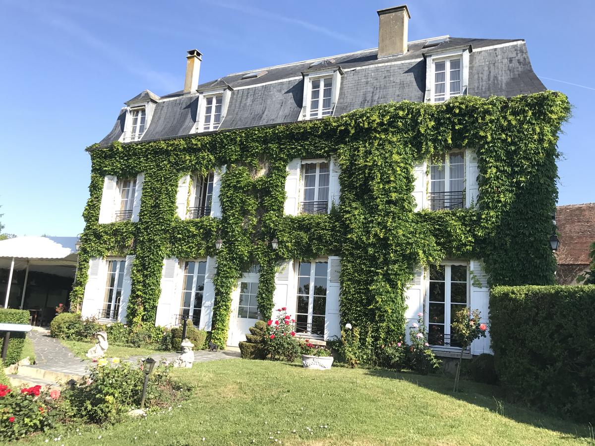 The exterior of Chateau de Sancy