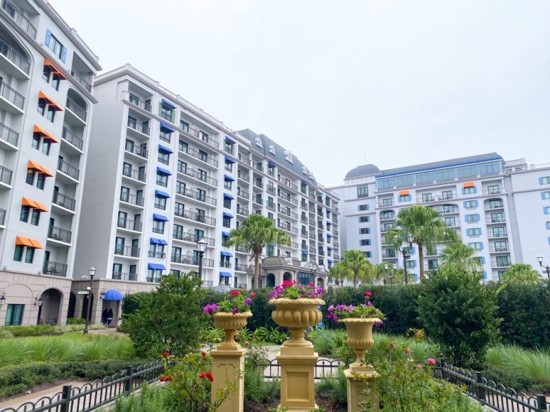 7 Best (and Worst) Hotels Near EPCOT Disney Trippers