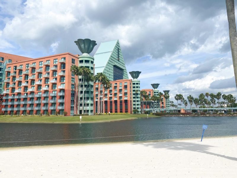 17 Ways to do Orlando on a Budget Disney Trippers