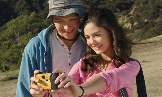 Characters from Starstruck posing for a photo