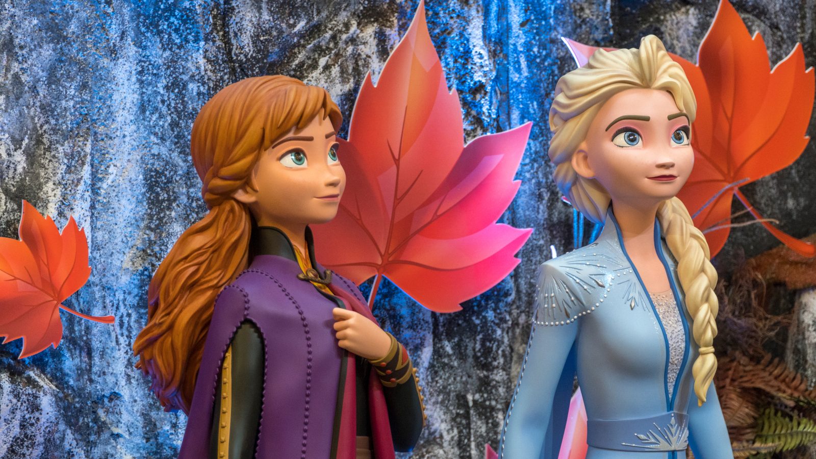 anna and elsa from frozen