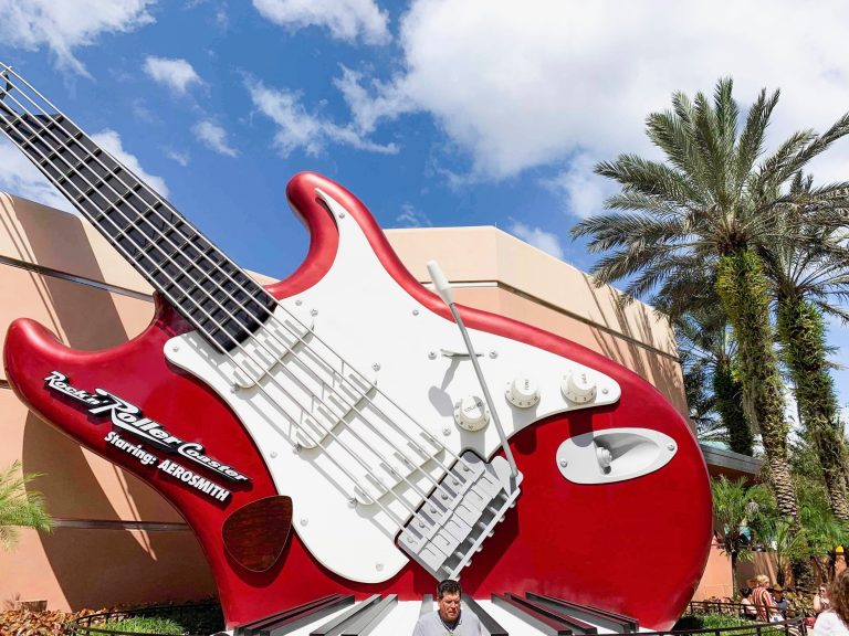 giant guitar in front of the rock n roller coaster ride 