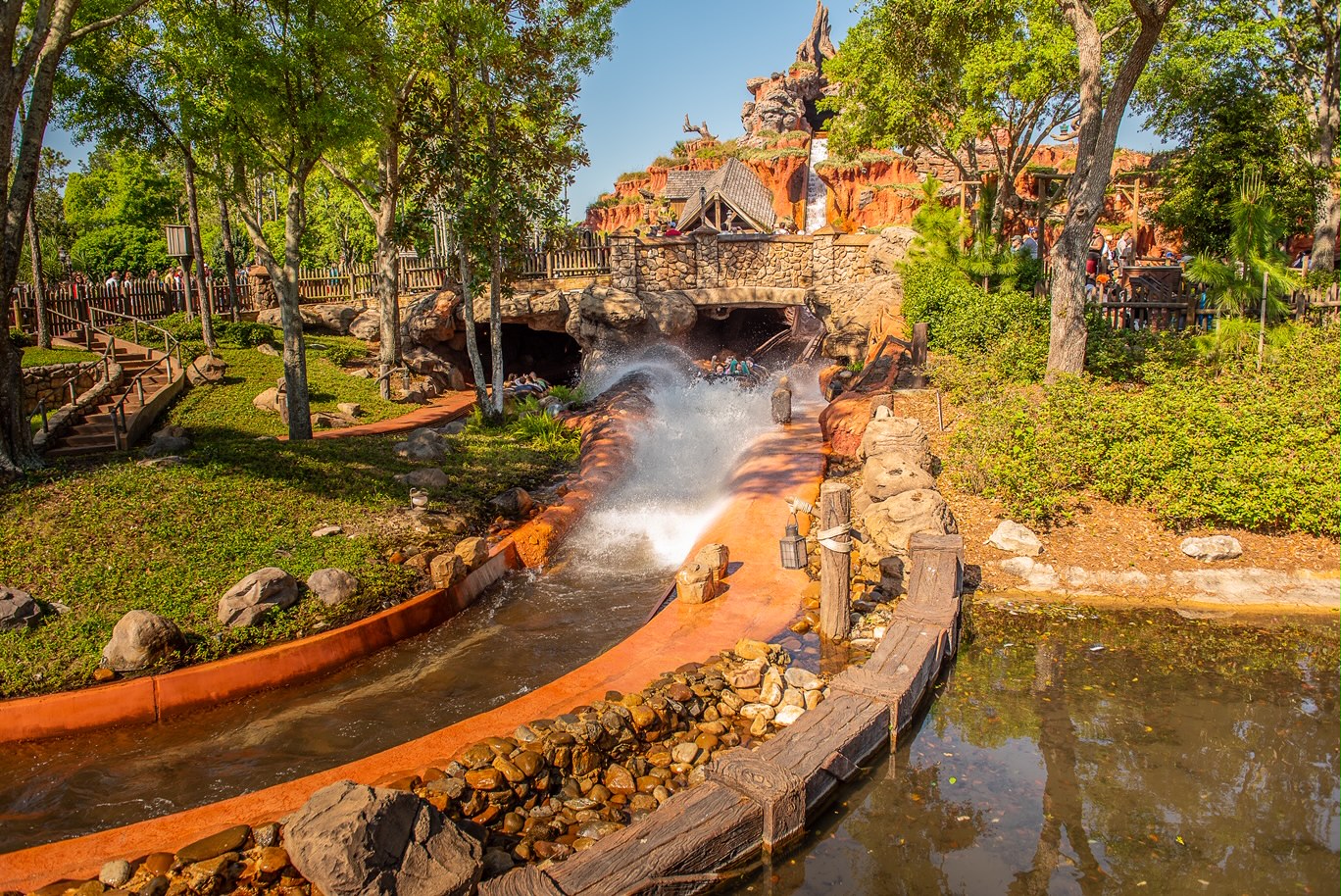 view of the drop at splash mountain 