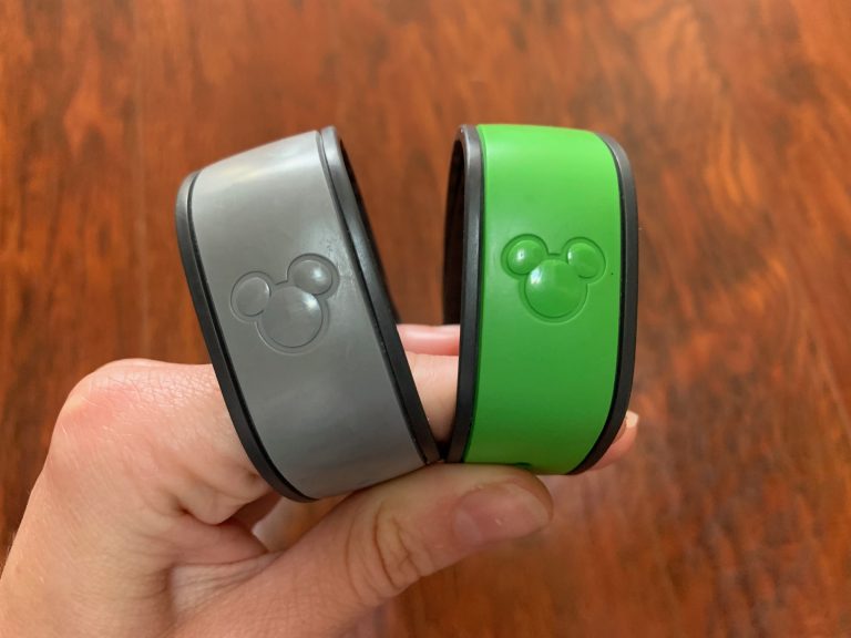 a gray and green magic band