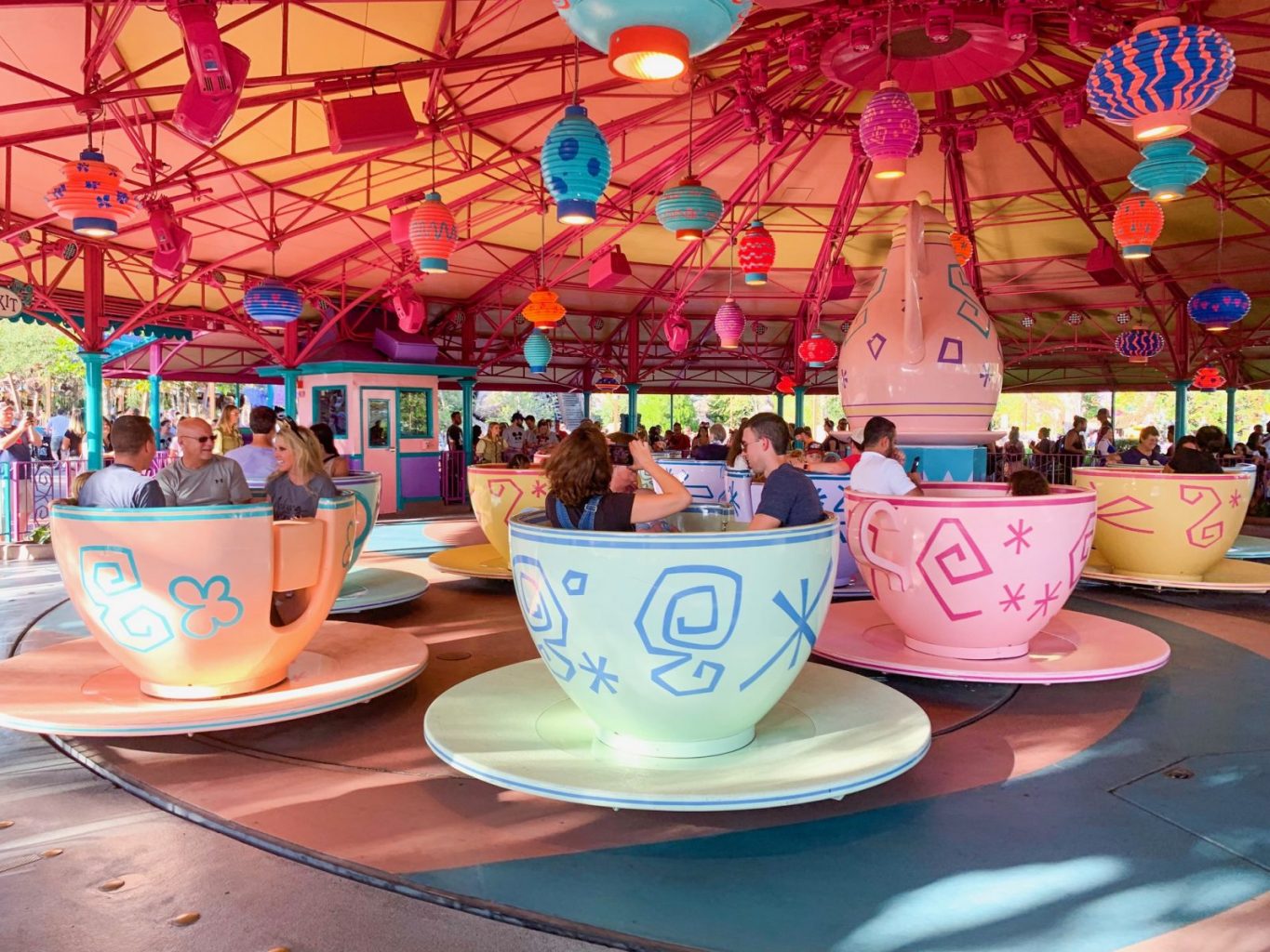 people spinning in teacups at Mad Tea Party