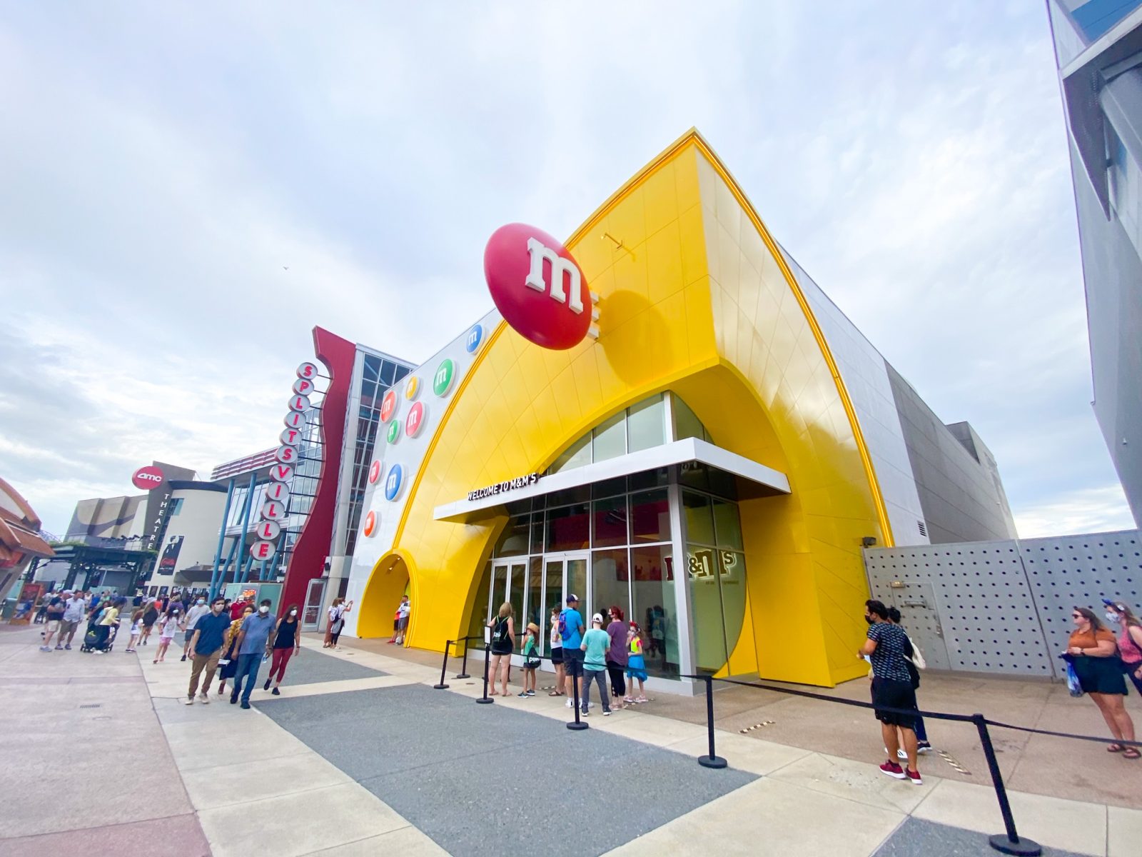 TOUR NA LOJA DO M&M`S EM DISNEY SPRINGS 