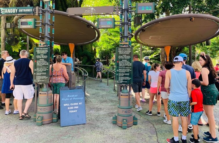 Guests using the ride entrance to Flight of Passage, one of the Lightning Lanes you can purchase for Animal Kingdom using our Disney Genie hacks. 