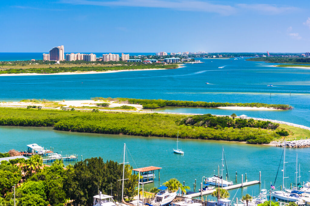 inlet of green land and blue waters in new smyrna beaches near disney 