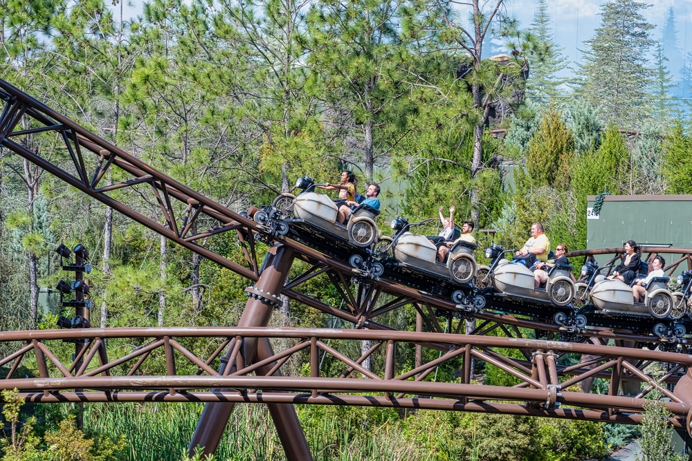 A motorcycle and side cart launch themselves forward on this Harry Potter themed ride: keep an eye out for Hagrid! 