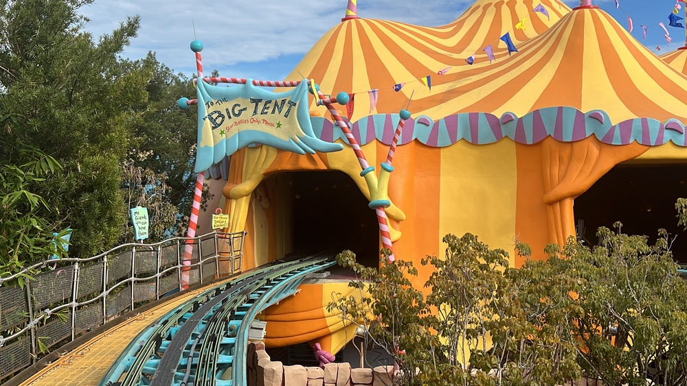 The tall Trolley at Seuss landing is perfect for all ages: this calm ride is a great way to relax as a train goes on the tracks and under brightly colored Suess settings as one of the best rides at Universal Orlando. 