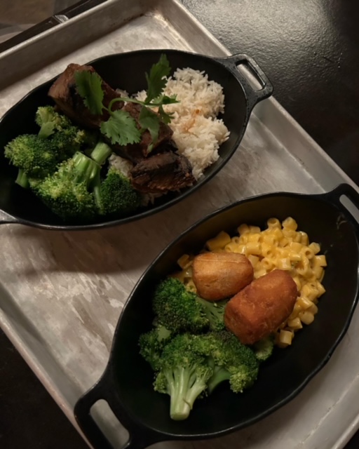 futuristic beef and chicken in dishes at docking bay 7 Hollywood studios for adults 