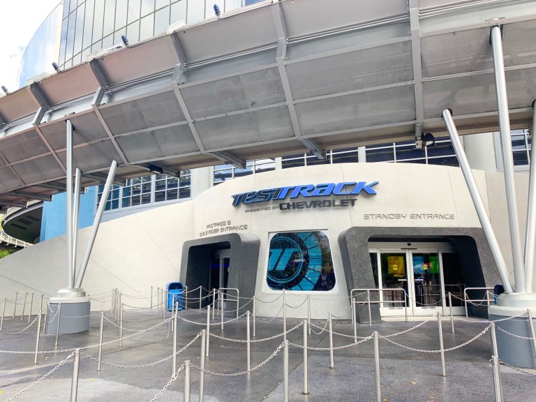 The Test Track sing is empty at the standby and lightning lane entrance, as it was closed: knowing closures is vital one month before Disney.