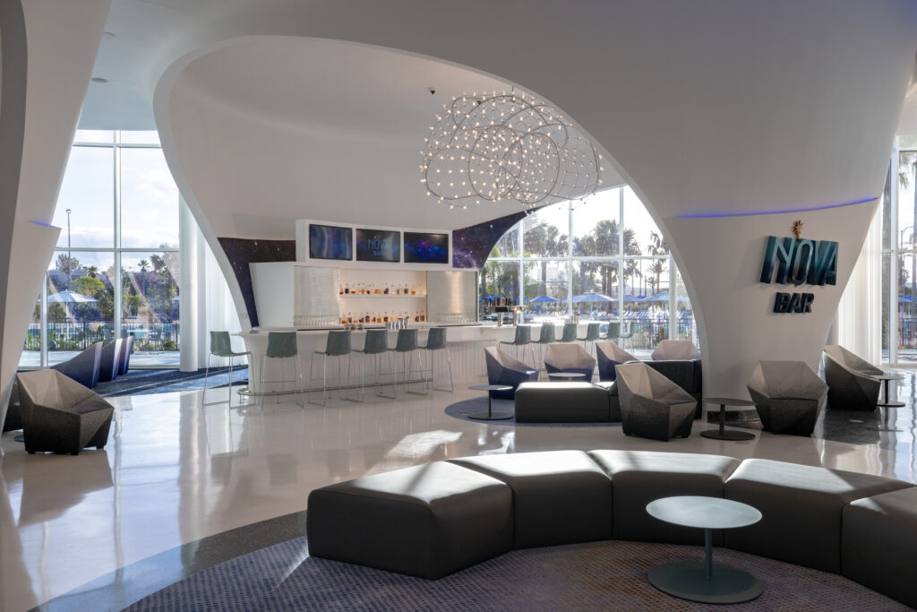 The Nova Bar is huge place in Stella, and thus a huge place in Epic Universe's Hotels, where you can eat and drink and relax.